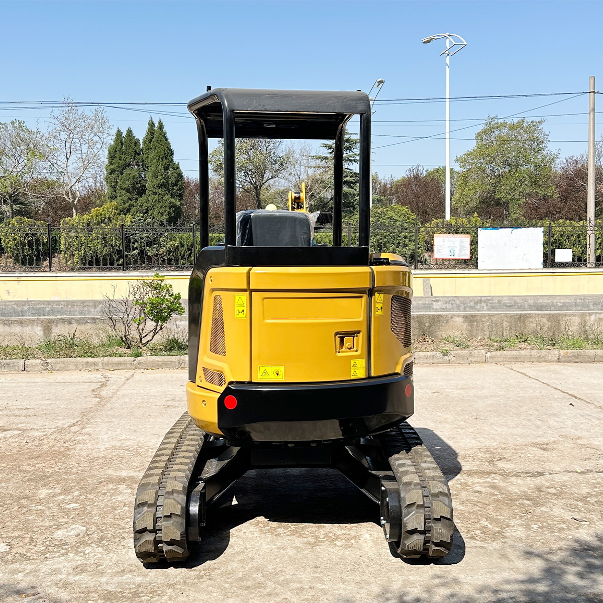1.5T Wheeled Mini Excavator Flexible Movement
