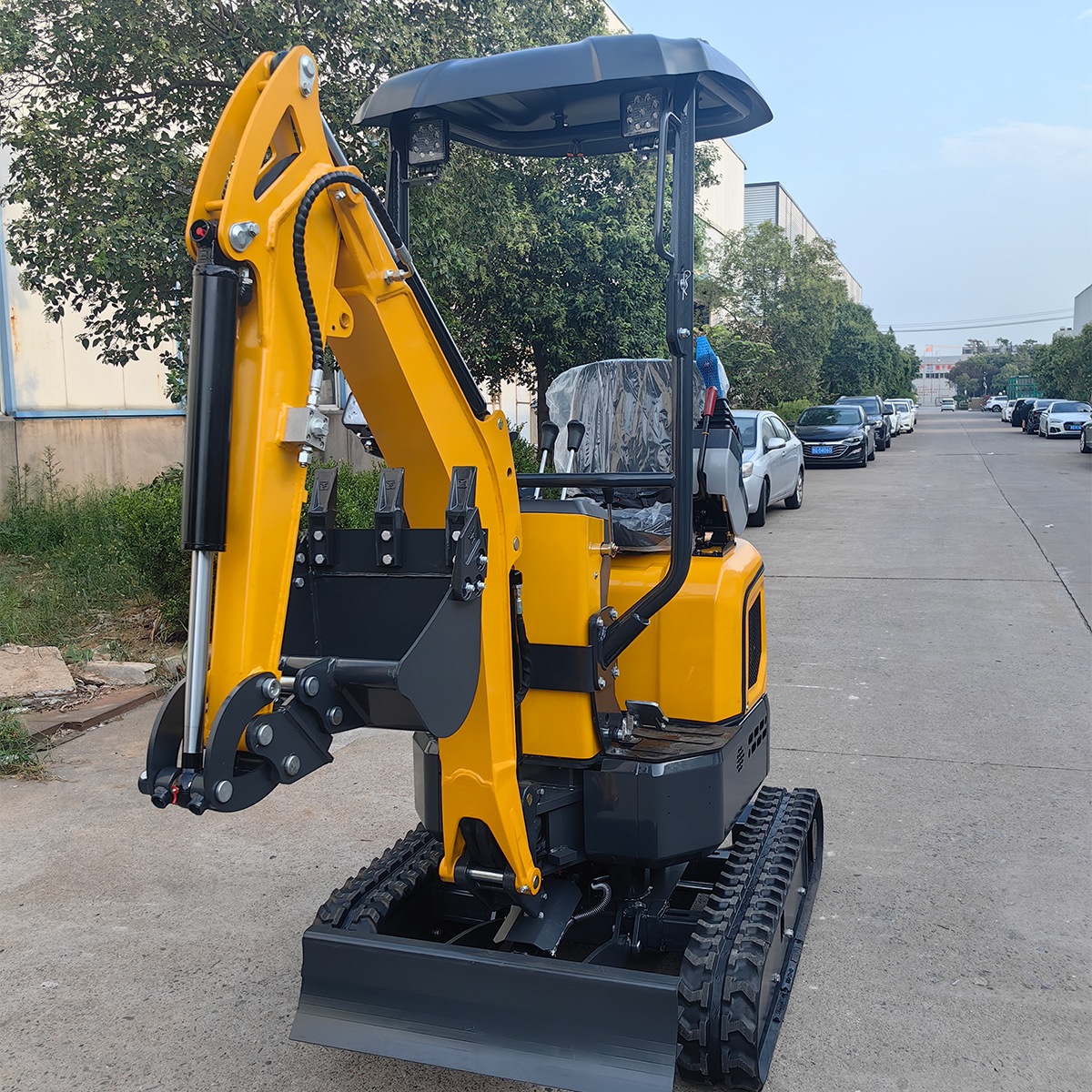 3.5T Mini Excavator Cab and Canopy Available