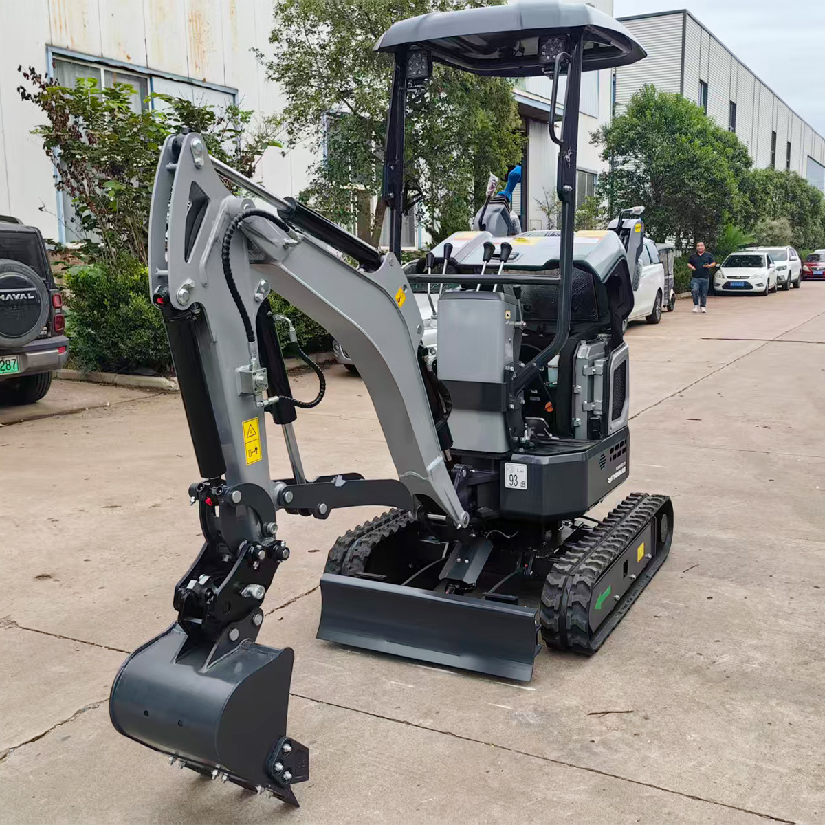 Road Maintenance Mini Excavator Compact Machinery
